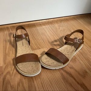 NWOB Sun + Stone Brown Sandals Sz 9M